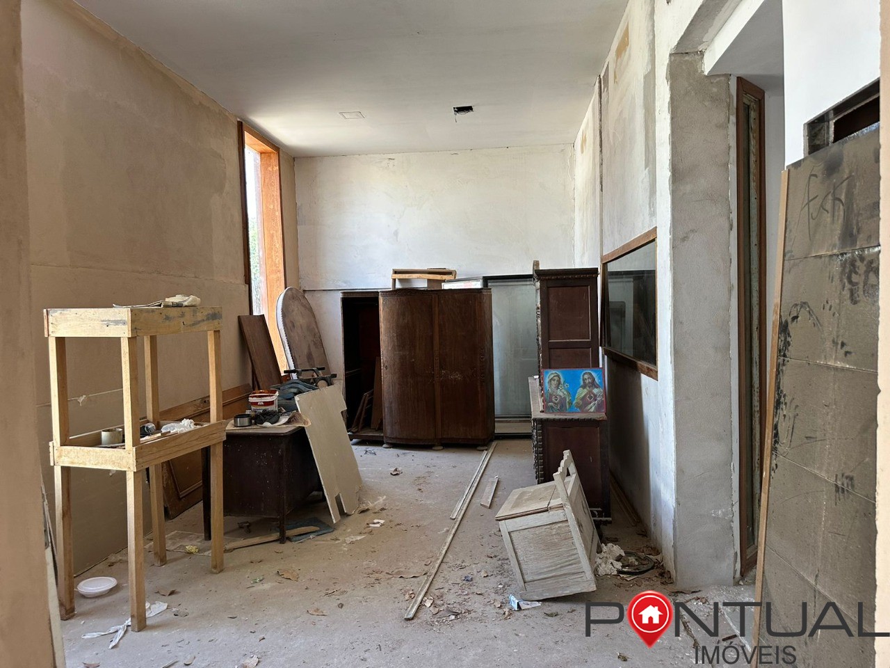 Salão Comercial à Venda em Marília-SP, Bairro Marília: 3 Salas, 3 Banheiros, 300m² de Área. Visie com a Pontual Imóveis, sua imobiliáaria em Marília