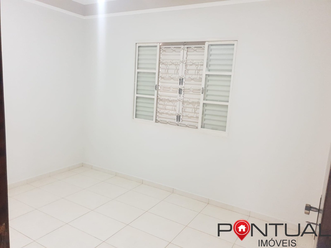 Casa à Venda Professor José Augusto Marília SP - 3 Quartos 1 Suíte - R$ 480.000 Negociável - 170m² com Edícula. Compre com imobiliária Pontual Marília