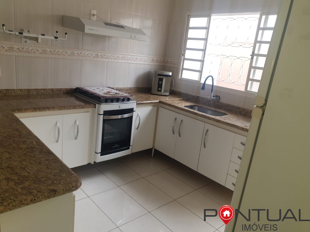 Casa à Venda Professor José Augusto Marília SP - 3 Quartos 1 Suíte - R$ 480.000 Negociável - 170m² com Edícula. Compre com imobiliária Pontual Marília