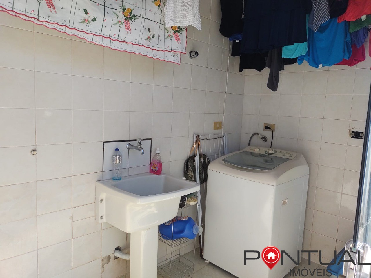 Casa à venda Jardim Jequitibá Marília SP 3 dormitórios, suíte, 201m², piscina, churrasqueira Aceita permuta R$ 580.000. Pontual imobiliária