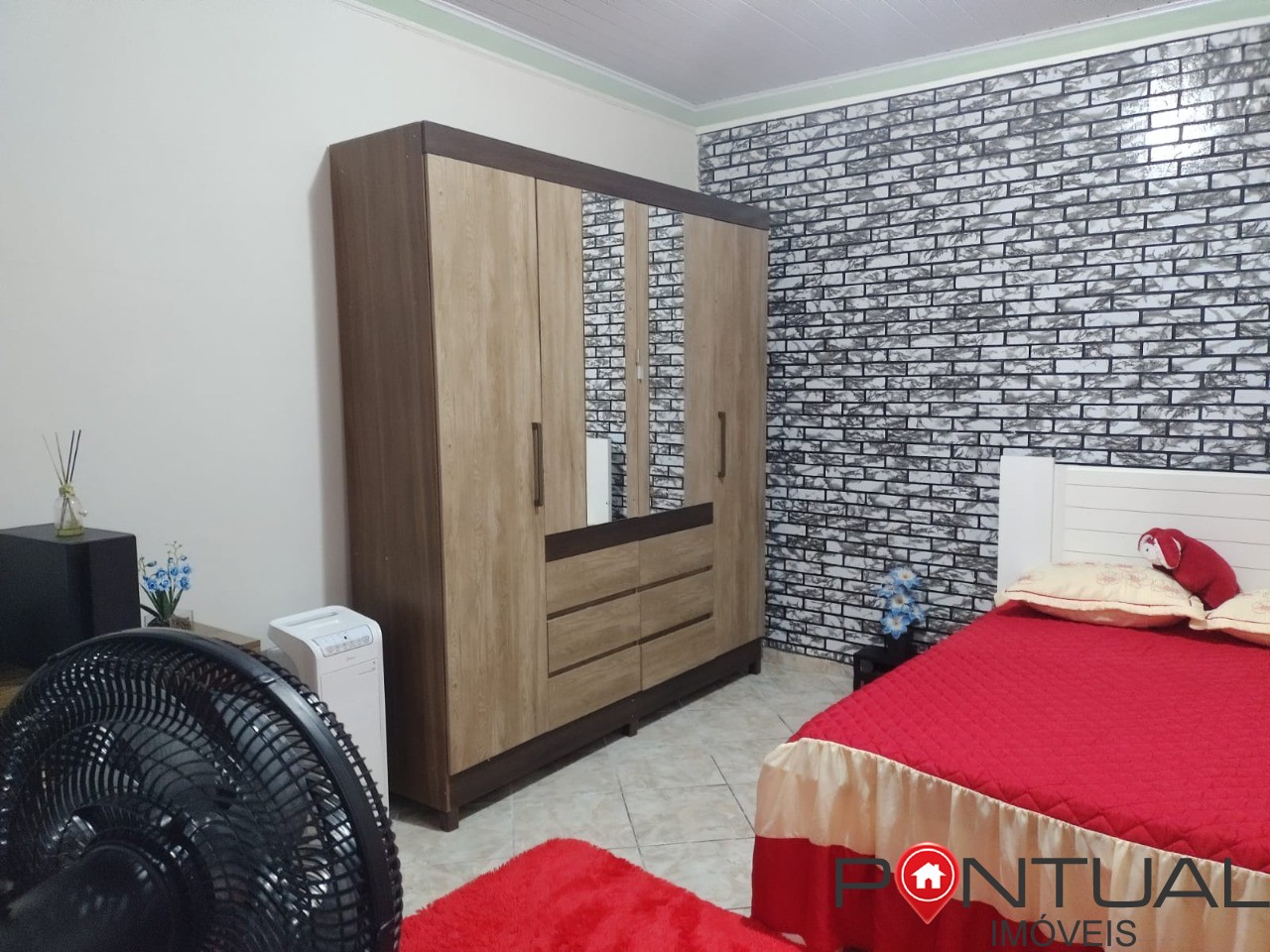Marília-SP: Casa à venda no Núcleo Habitacional Nova Marília com 3 quartos, 2 salas e 150m² de área.