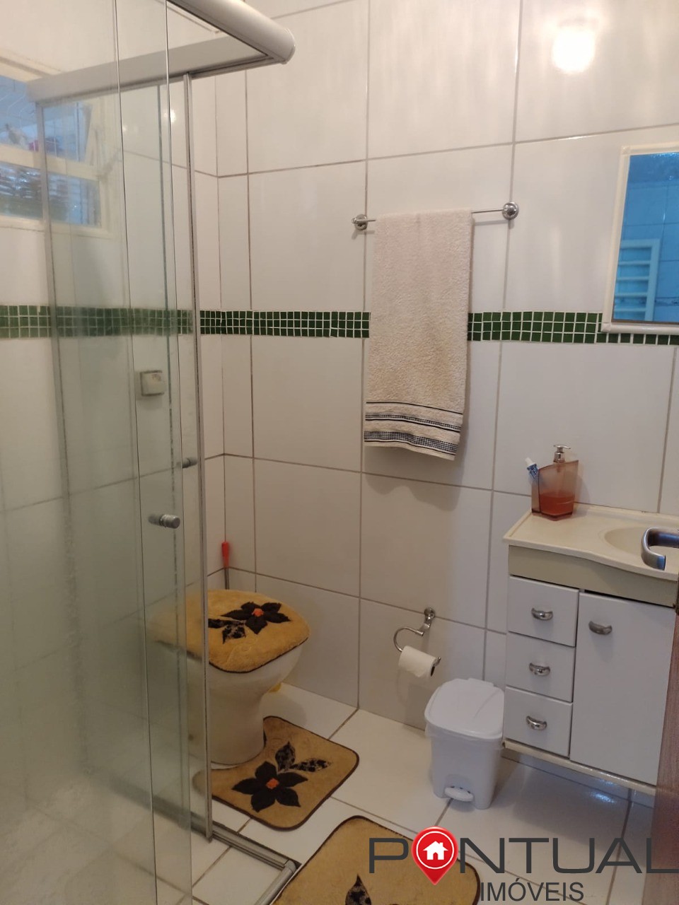 Marília-SP: Casa à venda no Núcleo Habitacional Nova Marília com 3 quartos, 2 salas e 150m² de área.