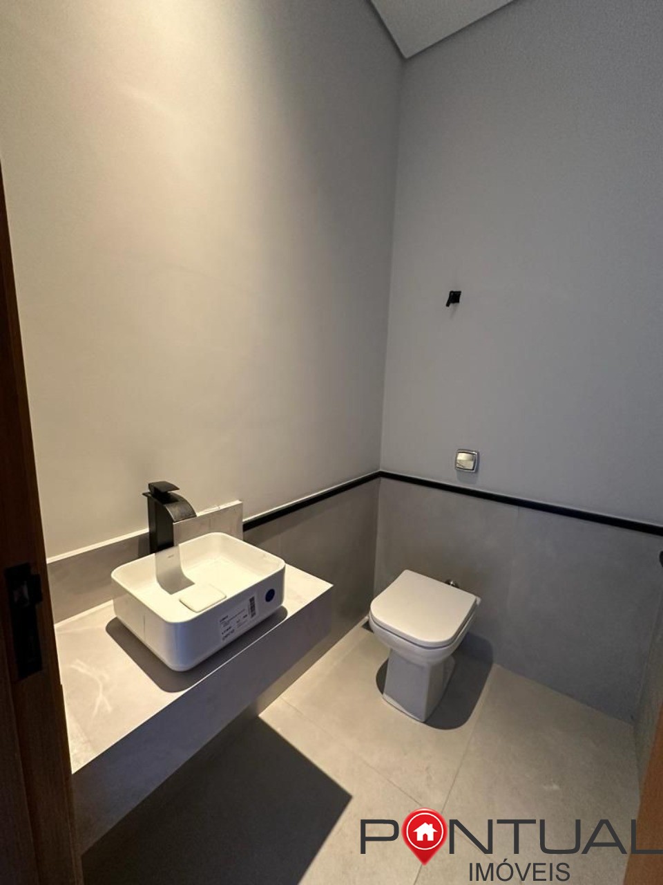 Casa à Venda Jardim Florença Marília SP - 3 Quartos 1 Suíte - R$ 940.000 - 199m² Construídos - Aceita Permuta