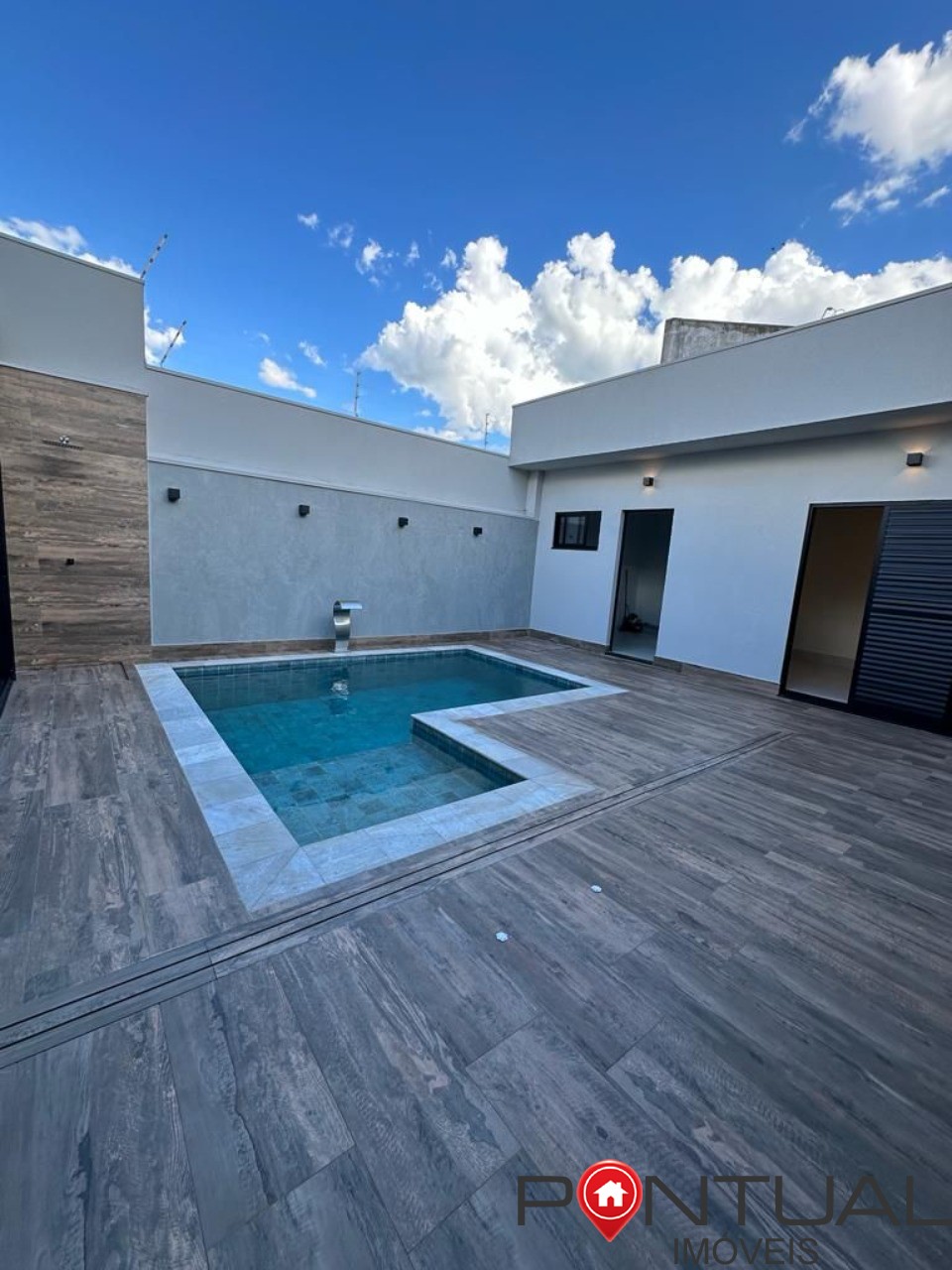 Casa à Venda Jardim Florença Marília SP - 3 Quartos 1 Suíte - R$ 940.000 - 199m² Construídos - Aceita Permuta