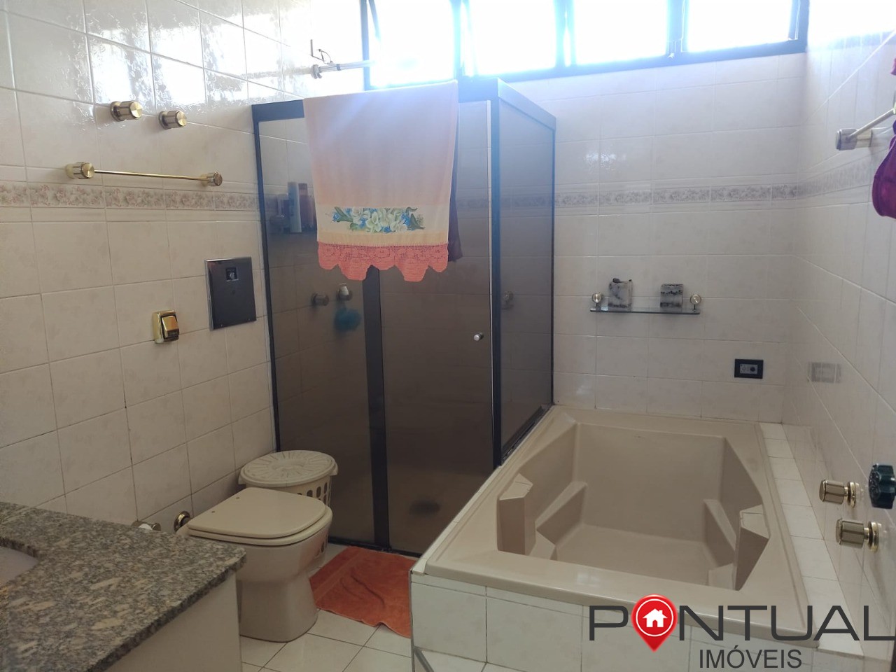 Casa à venda Jardim Jequitibá Marília SP 3 dormitórios, suíte, 201m², piscina, churrasqueira Aceita permuta R$ 580.000. Pontual imobiliária