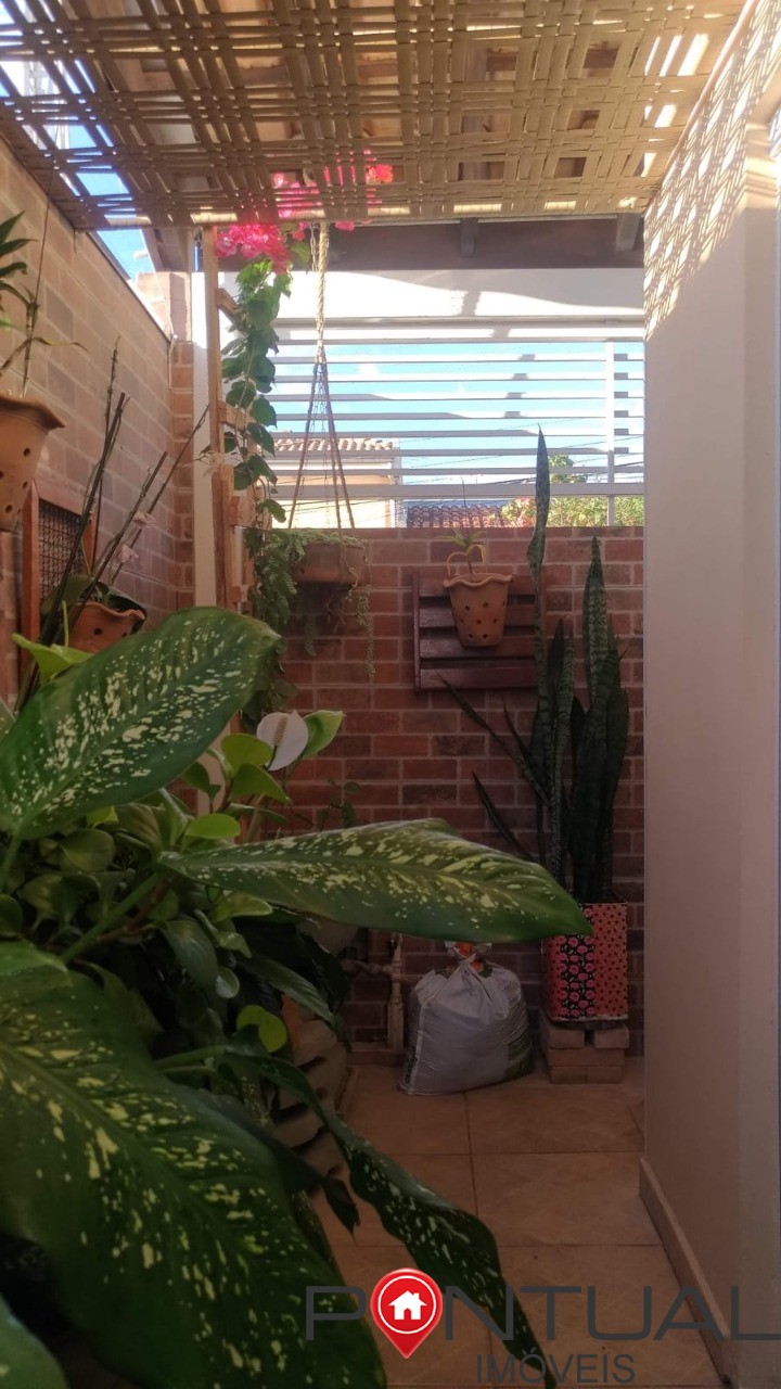 Casa à venda em marília na região do jardim bandeirantes. Ve