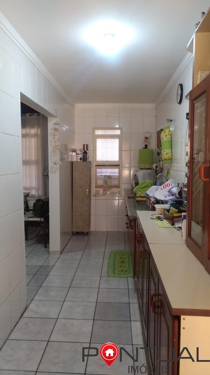 Casa à venda em marília na região do jardim bandeirantes. Ve