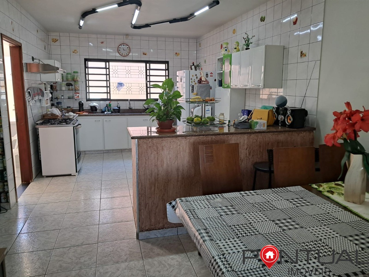 Imperdível casa à venda no centro de pompéia-sp: 3 quartos, 