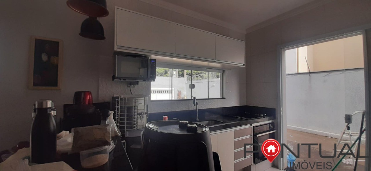 Imperdível oportunidade de adquirir casa com 3 quartos e 3 vagas de garagem em Marília-SP, Parque Residencial Santa Gertrudes!