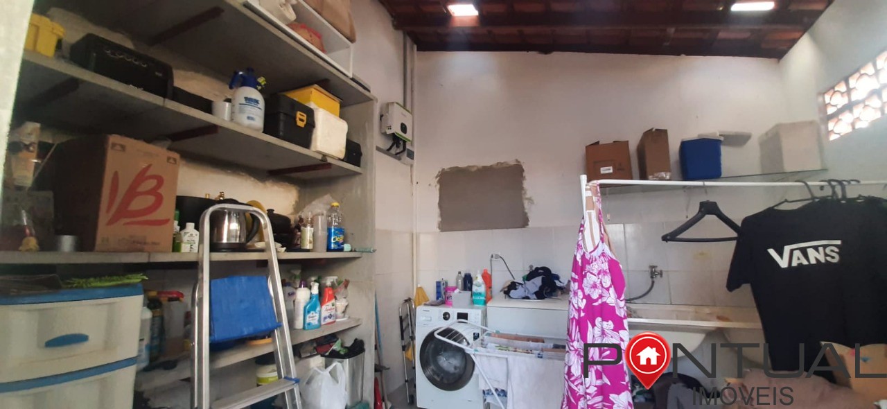 Imperdível oportunidade de adquirir casa com 3 quartos e 3 vagas de garagem em Marília-SP, Parque Residencial Santa Gertrudes!