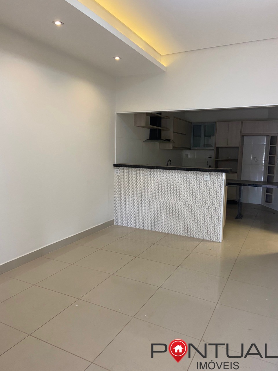 Casa para locação no Jardim América em Marília-SP: 3 quartos, 1 suíte, sala, banheiro e vaga de garagem!