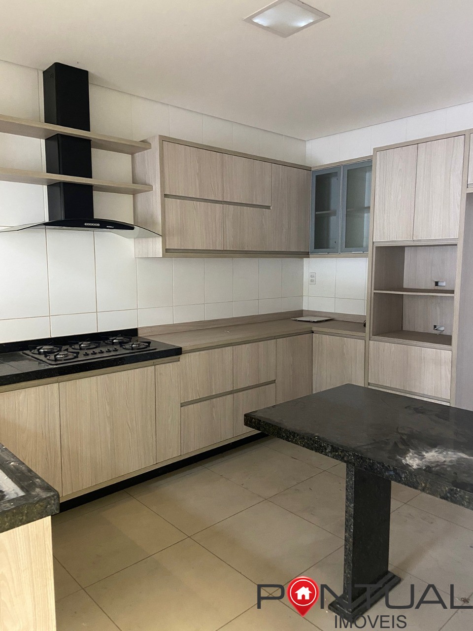 Casa para locação no Jardim América em Marília-SP: 3 quartos, 1 suíte, sala, banheiro e vaga de garagem!