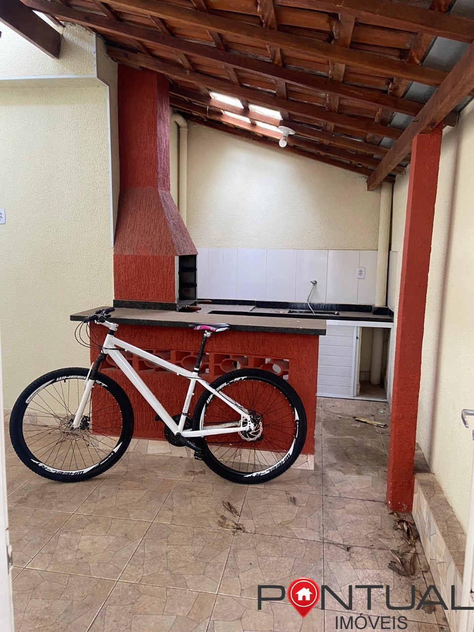 Casa para locação no Jardim América em Marília-SP: 3 quartos, 1 suíte, sala, banheiro e vaga de garagem!