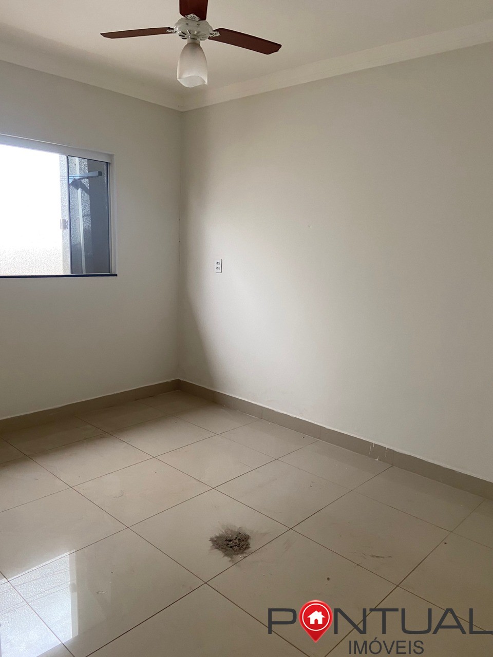 Casa para locação no Jardim América em Marília-SP: 3 quartos, 1 suíte, sala, banheiro e vaga de garagem!