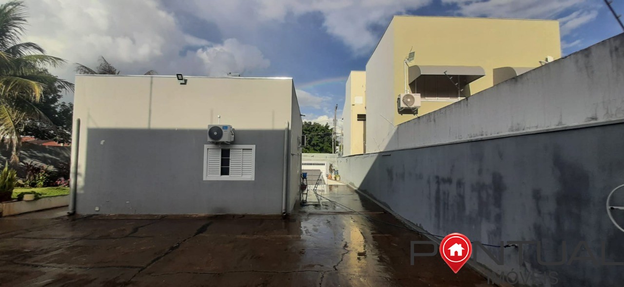 Imperdível oportunidade de adquirir casa com 3 quartos e 3 v