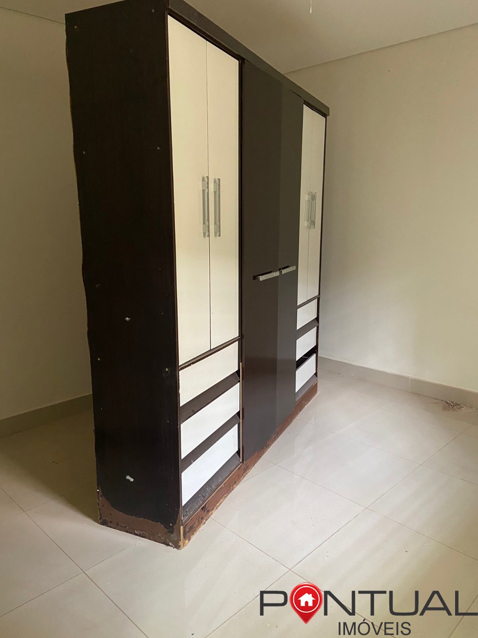 Casa para locação no Jardim América em Marília-SP: 3 quartos, 1 suíte, sala, banheiro e vaga de garagem!