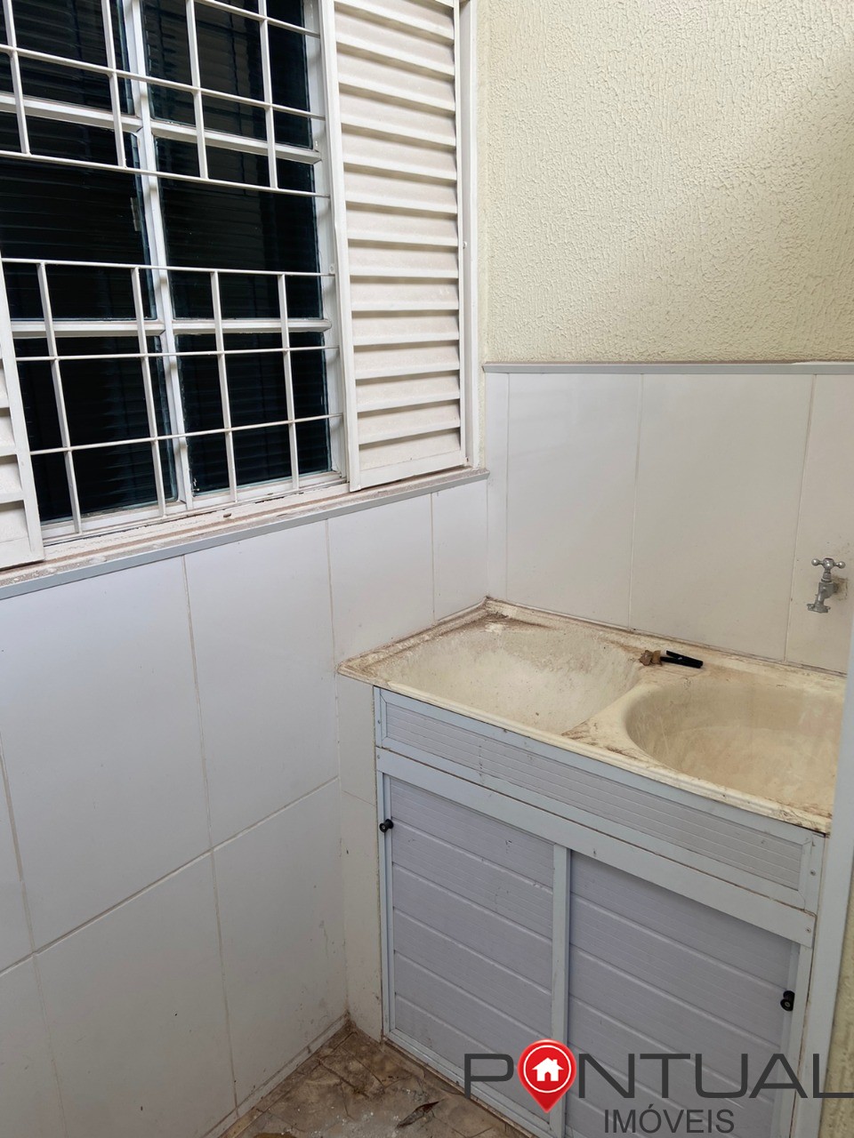 Casa para locação no Jardim América em Marília-SP: 3 quartos, 1 suíte, sala, banheiro e vaga de garagem!