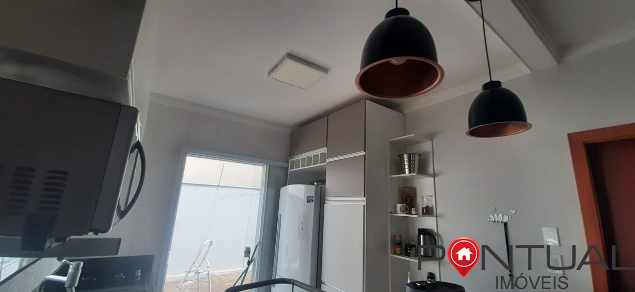Imperdível oportunidade de adquirir casa com 3 quartos e 3 vagas de garagem em Marília-SP, Parque Residencial Santa Gertrudes!