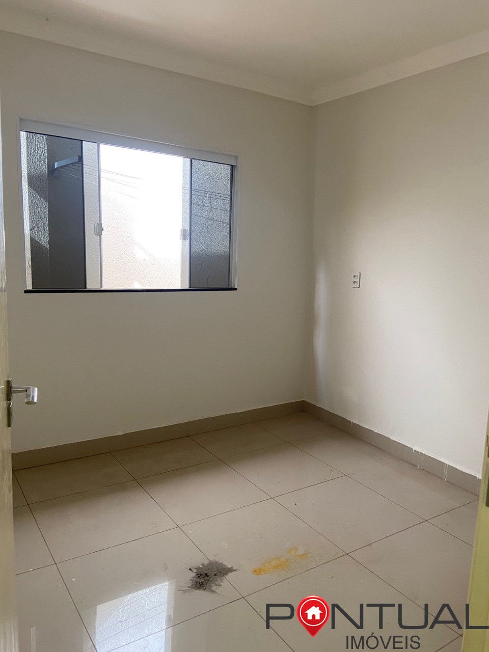 Casa para locação no Jardim América em Marília-SP: 3 quartos, 1 suíte, sala, banheiro e vaga de garagem!