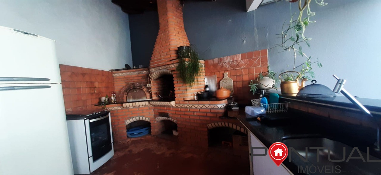 Imperdível oportunidade de adquirir casa com 3 quartos e 3 v