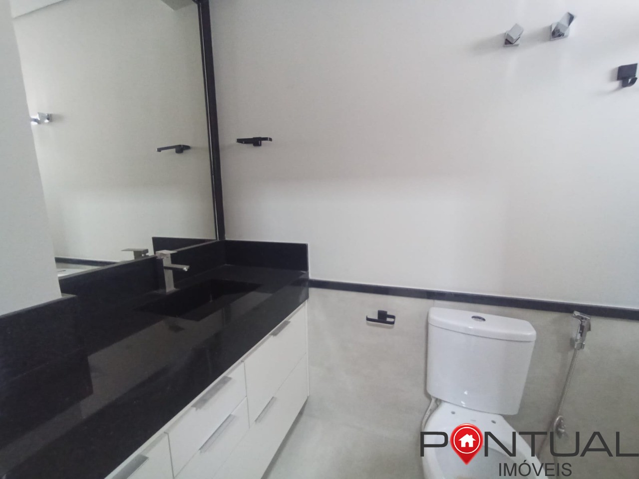 Imperdível! Casa à venda em Marília-SP, Residencial Verana Parque Alvorada: 3 suítes, 1 sala, 2 vagas, 160m².