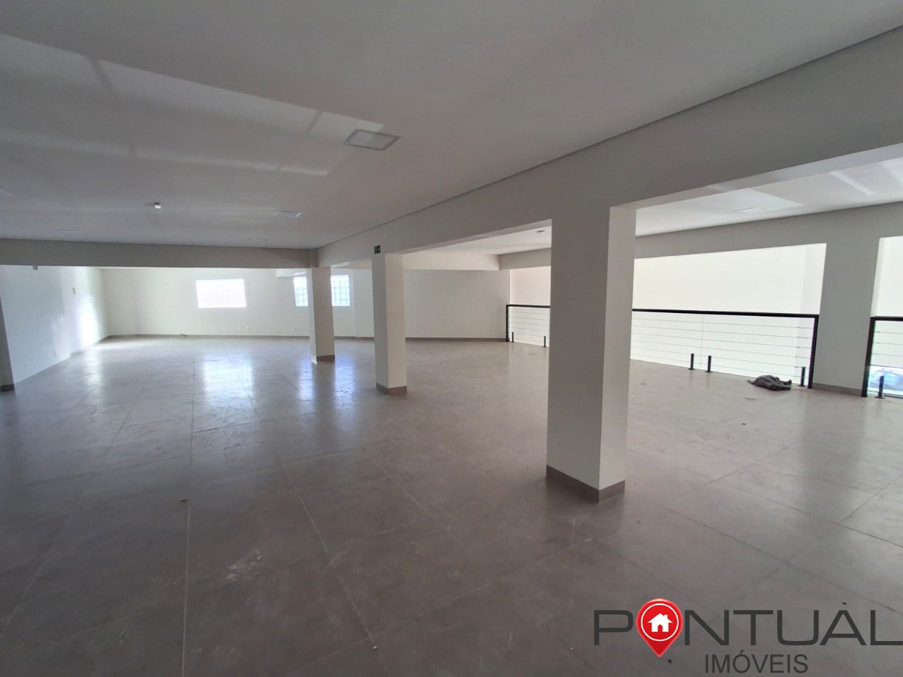 Salão Comercial de Alto Padrão para alugar em Marília-SP, no Residencial Vale Verde. Venha conferir!