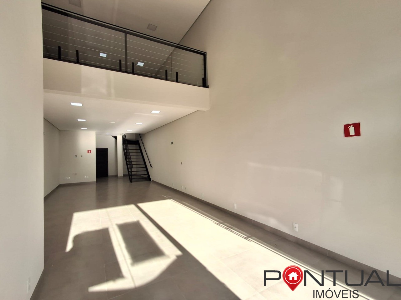 Salão Comercial de Alto Padrão para alugar em Marília-SP, no Residencial Vale Verde. Venha conferir!
