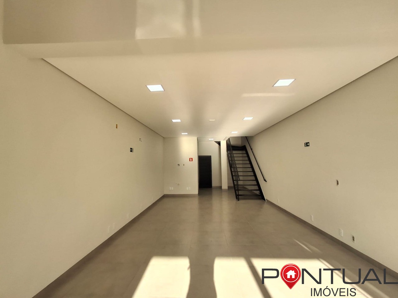 Salão Comercial de Alto Padrão para alugar em Marília-SP, no Residencial Vale Verde. Venha conferir!