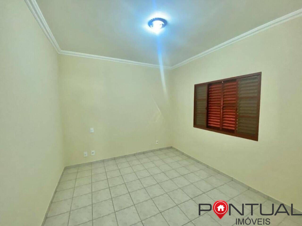 Casa a venda de 3 quartos 1 suíte bairro bassan marília - ve