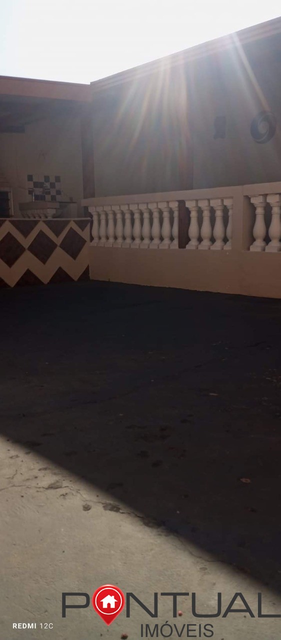 Casa à venda em marília-sp na região do jardim bandeirantes.