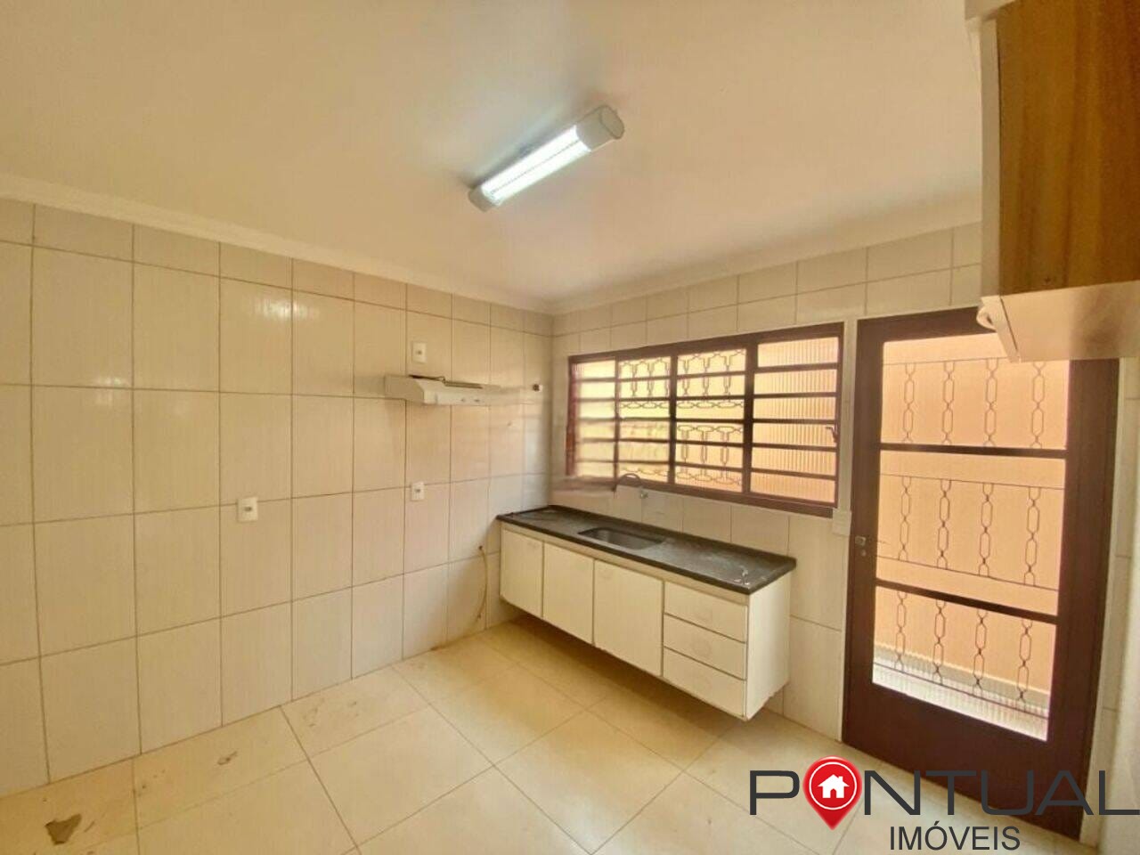 Casa a venda de 3 quartos 1 suíte bairro bassan marília - ve