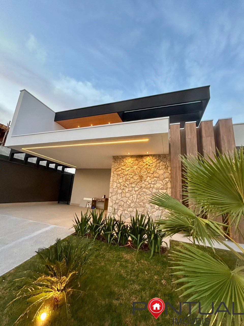 Casa à venda Marília Terras da Fazenda Casa luxo piscina 3 suítes closet aceita permuta Pontual Imóveis - sua imobiliária em Marília de confiança