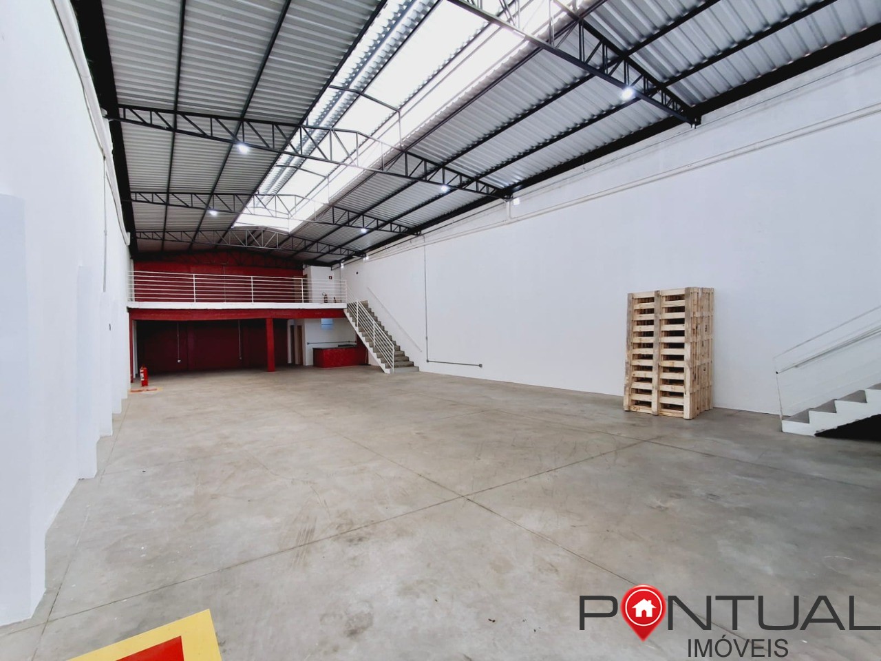Barracão Comercial à Venda e para alugar no Bairro Marília. Confira!