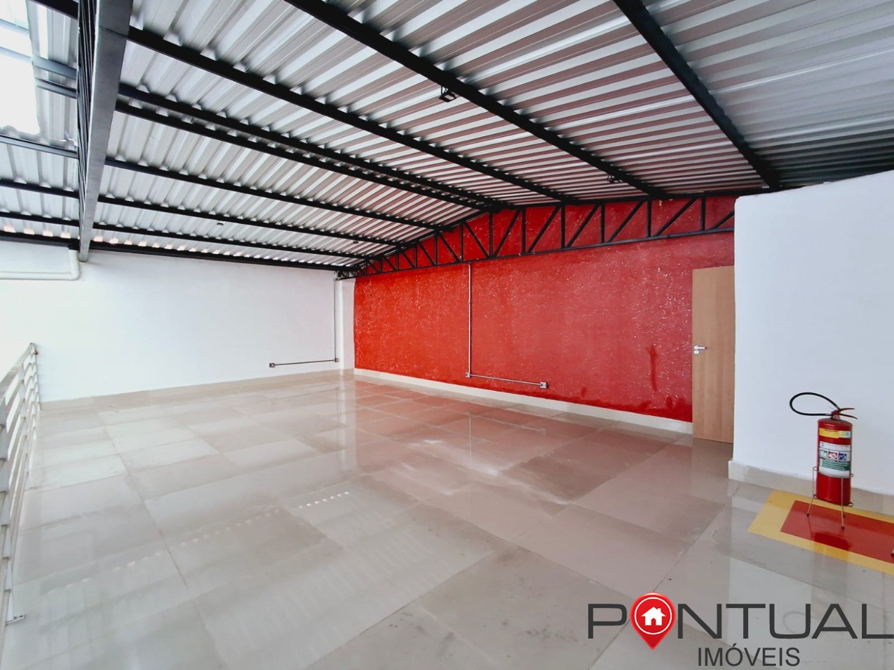Barracão Comercial à Venda e para alugar no Bairro Marília. Confira!