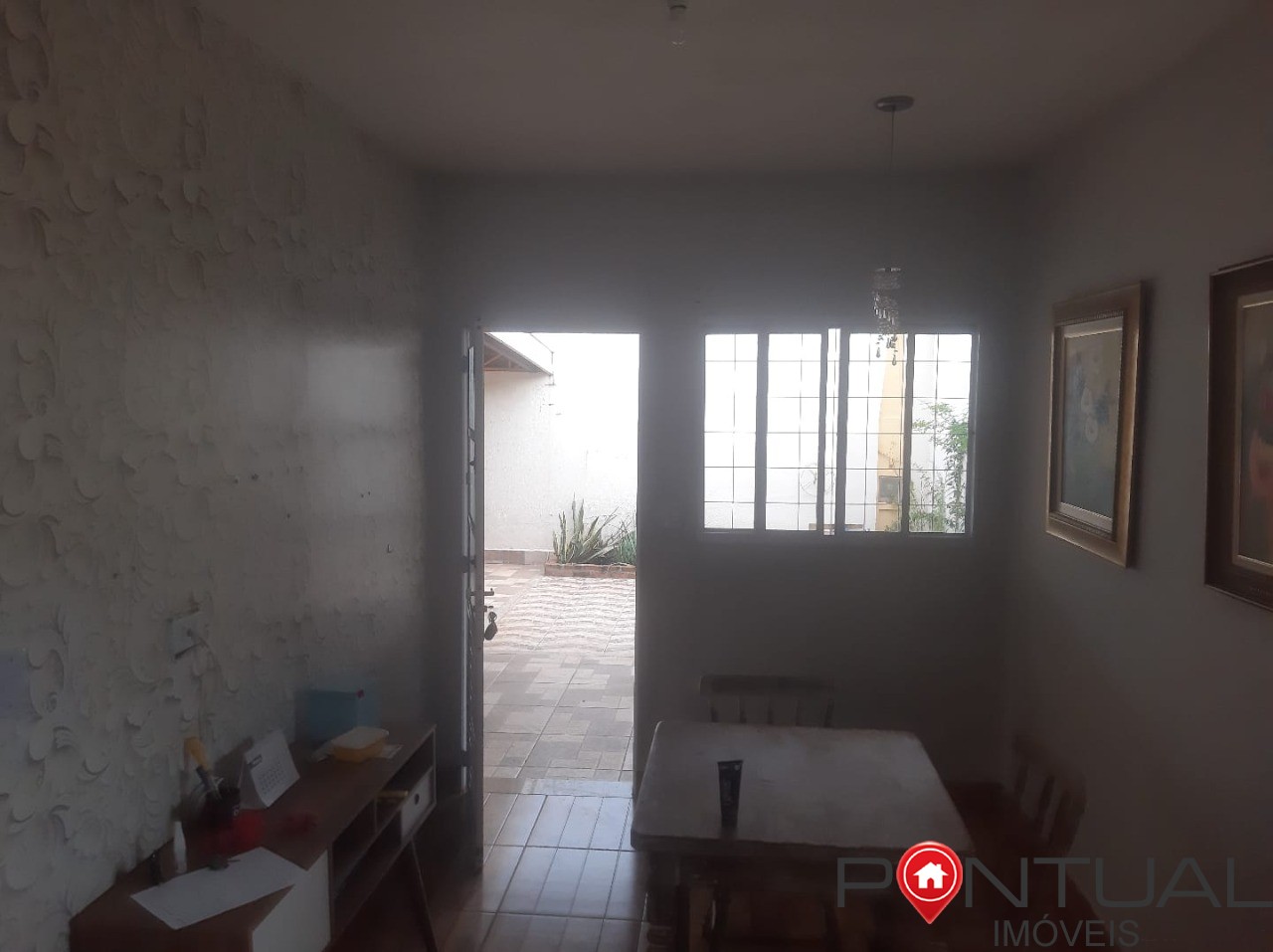 Imperdível oportunidade de adquirir uma casa com 2 quartos e