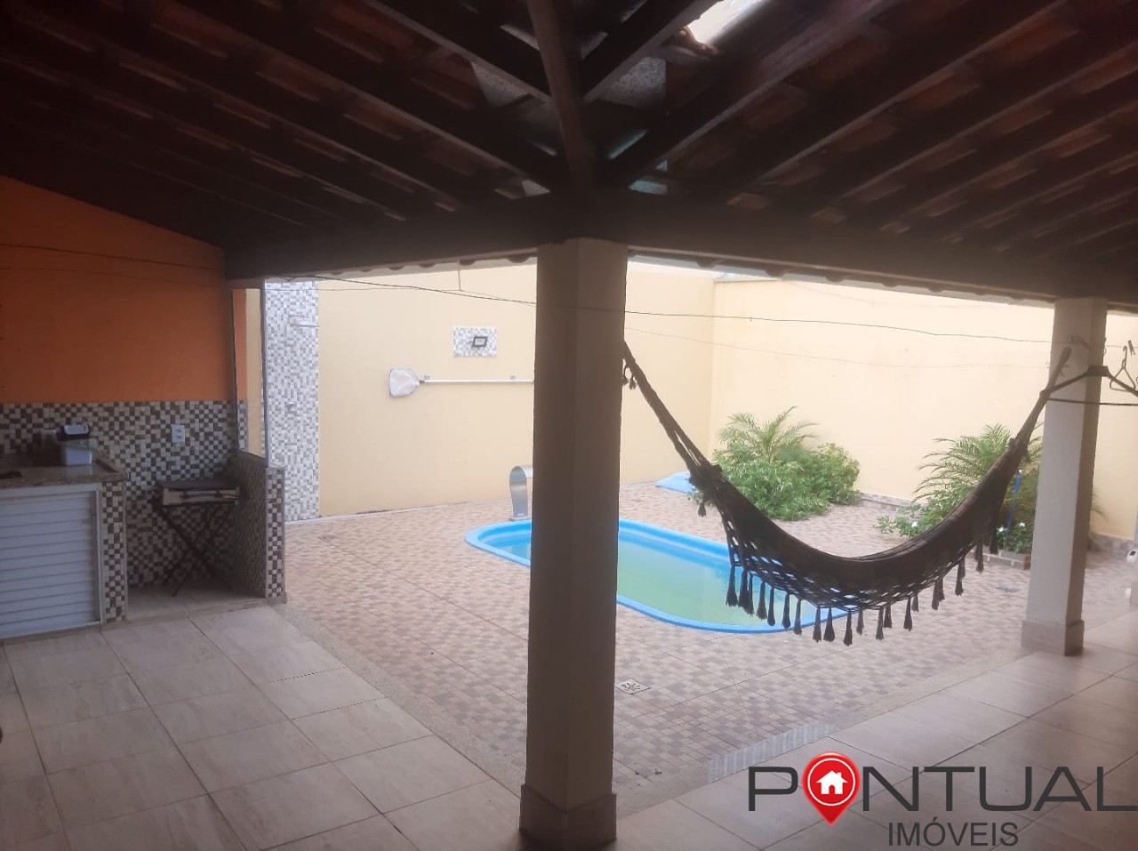 Imperdível oportunidade de adquirir uma casa com 2 quartos e