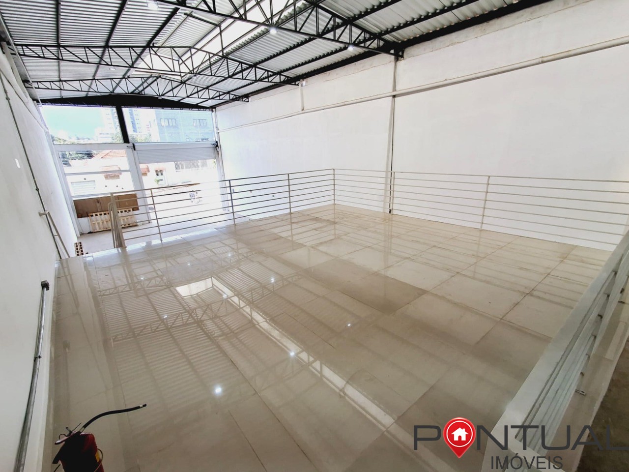 Barracão Comercial à Venda e para alugar no Bairro Marília. Confira!