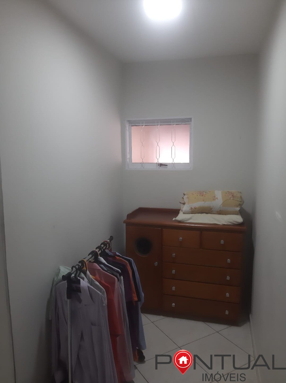 Imperdível oportunidade de adquirir uma casa com 2 quartos e