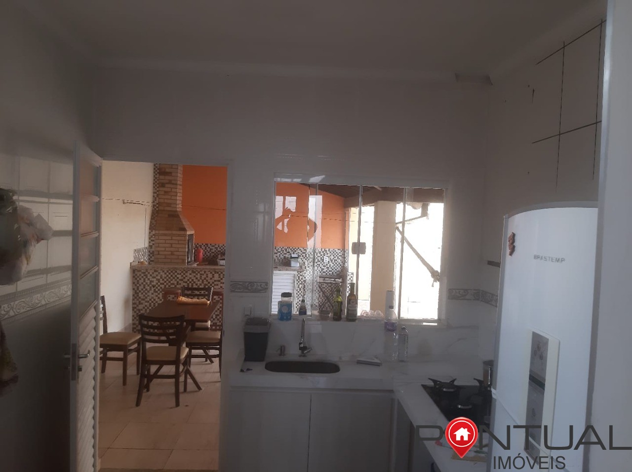 Imperdível oportunidade de adquirir uma casa com 2 quartos e