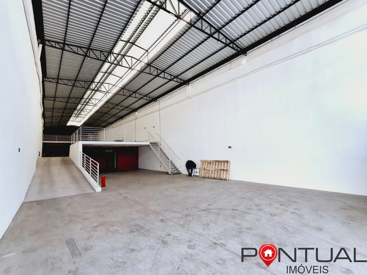 Barracão Comercial à Venda e para alugar no Bairro Marília. Confira!