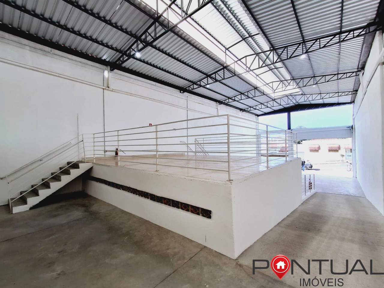 Barracão Comercial à Venda e para alugar no Bairro Marília. Confira!