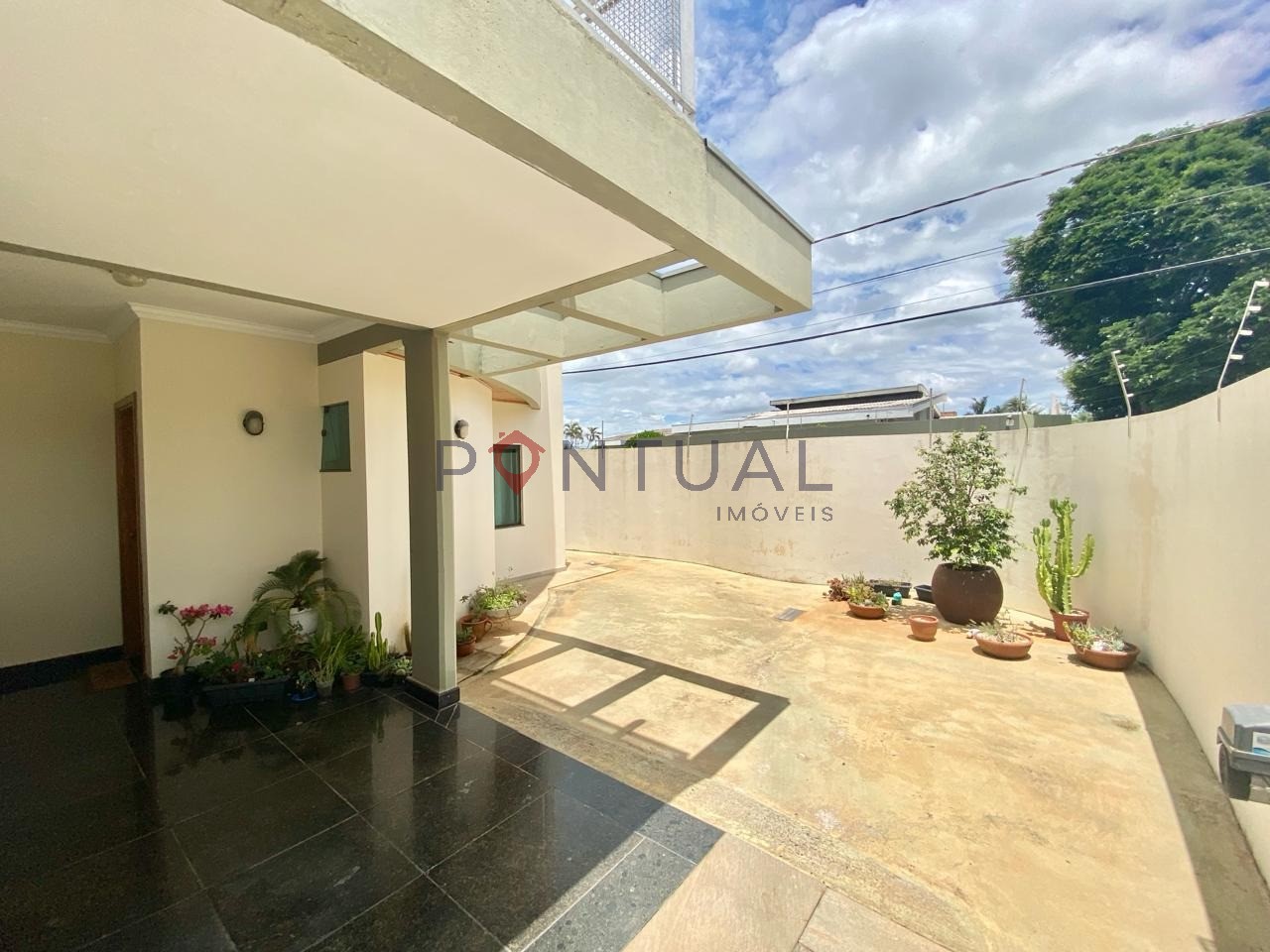 Casa para alugar em Marília-SP, Jardim Acapulco. Venha coonhecer!