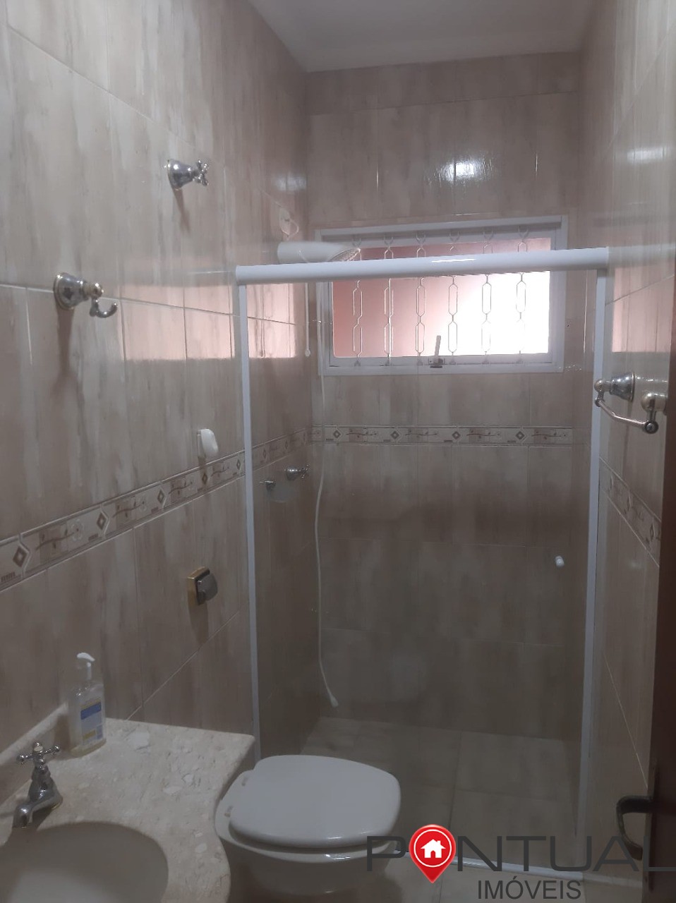 Imperdível oportunidade de adquirir uma casa com 2 quartos e