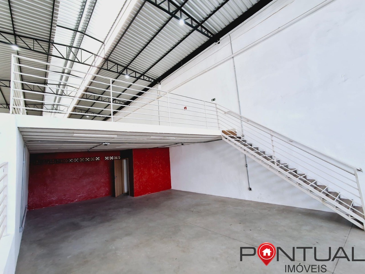 Barracão Comercial à Venda e para alugar no Bairro Marília. Confira!