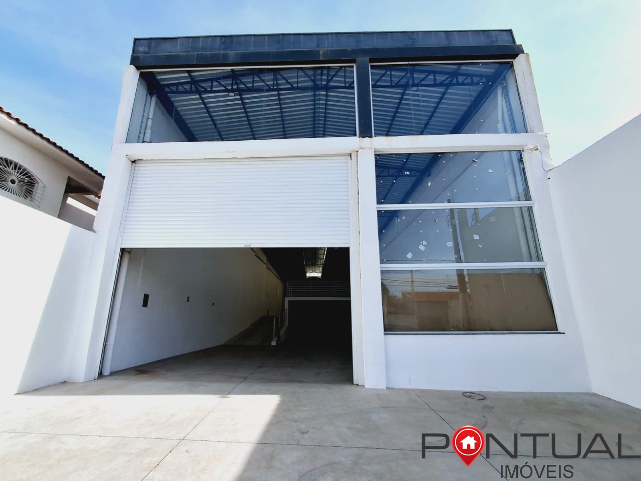 Barracão Comercial à Venda e para alugar no Bairro Marília. Confira!