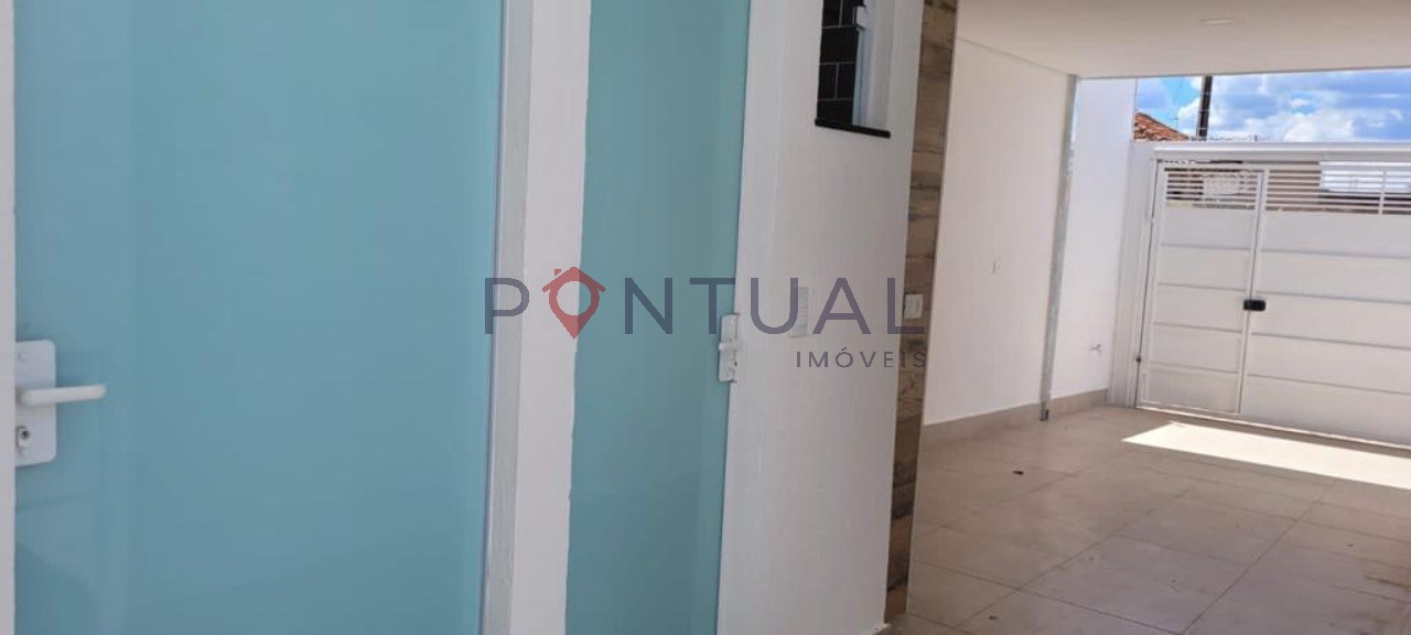 Casa para alugar ou comprar em Marília. 3 quartos, 1 suíte, 151m², 2 vagas. Agende visita hoje!
