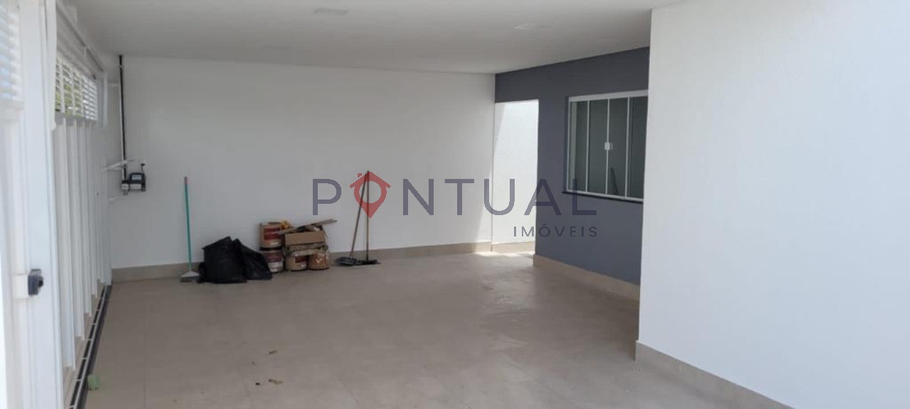 Casa para alugar ou comprar em Marília. 3 quartos, 1 suíte, 151m², 2 vagas. Agende visita hoje!