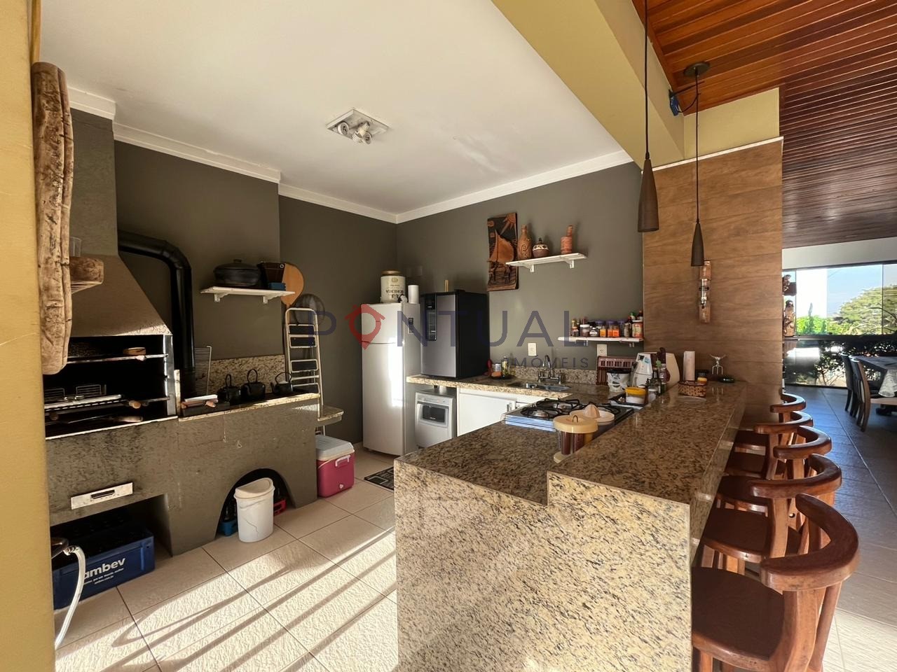 Casa para venda ou alugar com piscina em Marília no Condomínio Portal da Serra. Confira!
