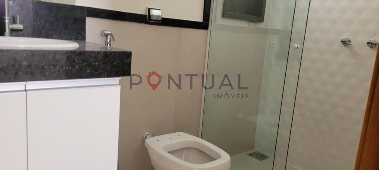 Casa para alugar ou comprar em Marília. 3 quartos, 1 suíte, 151m², 2 vagas. Agende visita hoje!