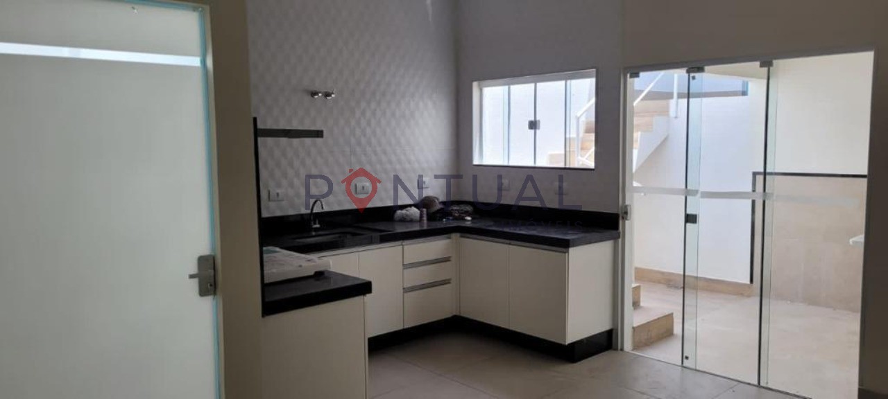 Casa para alugar ou comprar em Marília. 3 quartos, 1 suíte, 151m², 2 vagas. Agende visita hoje!